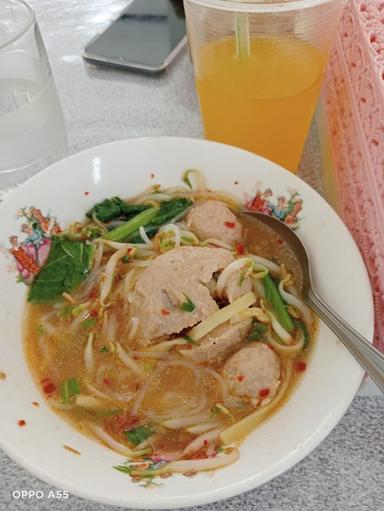 WARUNG BAKSO PENGKOLAN