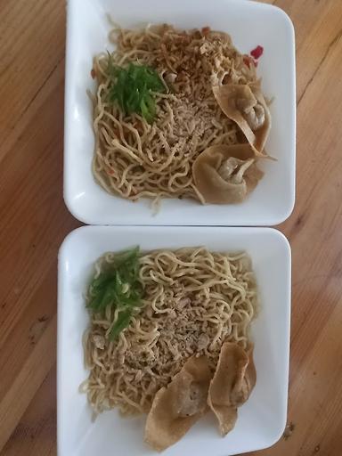 MIE BANG YOS 88 (PERTOKOAN UBERTOS)