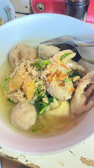 MIE BASO BABAT WARKAD