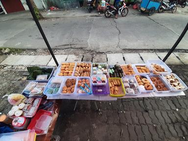 ANEKA KUE BASAH