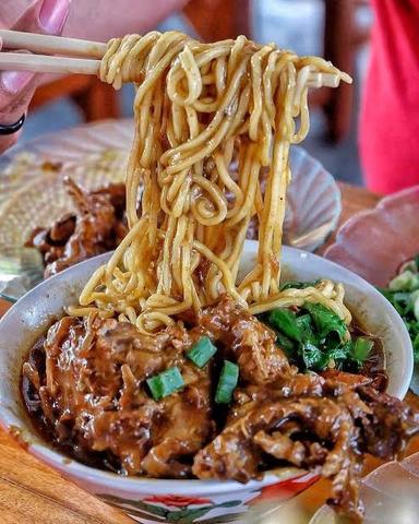 MIE AYAM BAKSO TELAGA BIRU