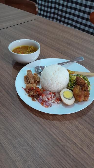 NASI BALI IBU NITA