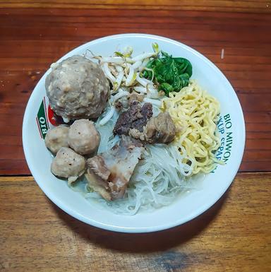 BAKSO & MIE AYAM SOLO TRESNO