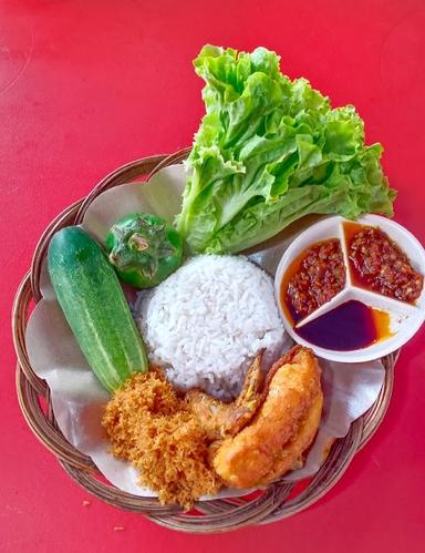 AYAM GORENG SERUNDENG