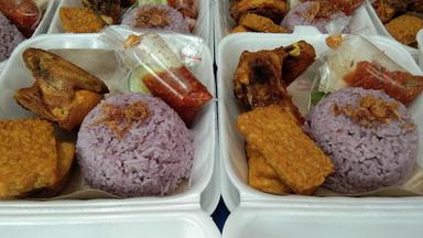 AYAM PENYET NASI UNGU