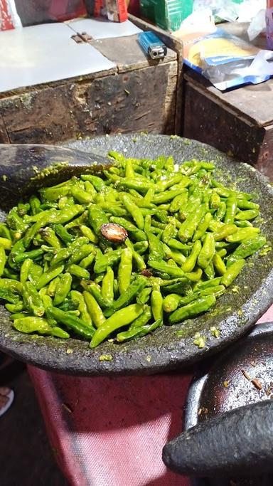 AYAM PENYET SAMBAL IJO ( KANG GODET)