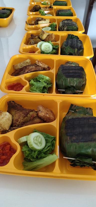 WARUNG NASI BAKAR IBU SURI