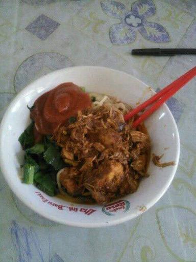 MIE BAKSO OM BEN