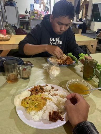 WARUNG NASI UMI RATNA