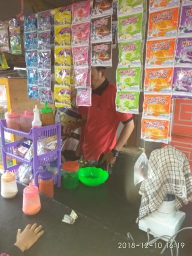 KEDAI KAMPUNG