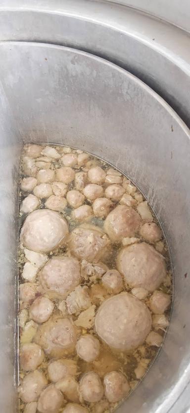 BAKSO TANGKIL SELEBRITIS