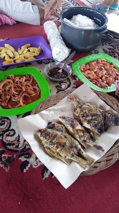 LESEHAN BAKAR IKAN BERKAH NENK BUCIN