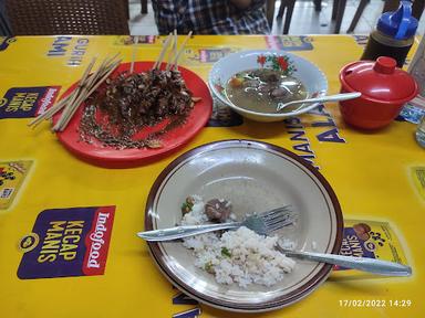 312 WARUNG H. AMIN AYAM PENYET KHAS MADURA BAMBU APUS