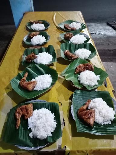 AYAM PENYET SAMBEL IJO MA' ANI