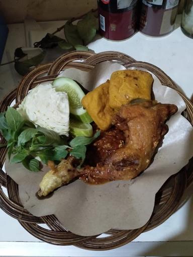 AYAM PENYET WARUNG GADING