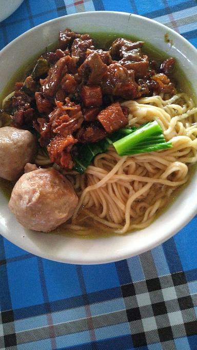 MIE AYAM BAKSO PAKDE DAMAR PANUNTUN