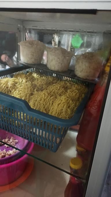 MIE SURABAYA (PAKDE YULI)