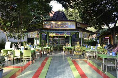 RM PONDOK MINANG TASTE COURT