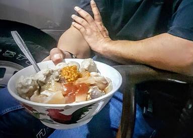 MIE BASO DENGKUL AMPERA