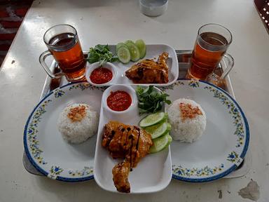 AYAM BAKAR CERIA BU HANI