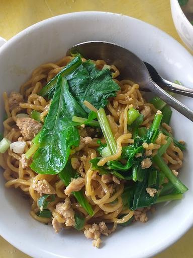 MIE AYAM BANGKA ABET