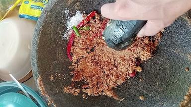 NASI UDUK DAN GEDANG GELEUM EMAK IZAH