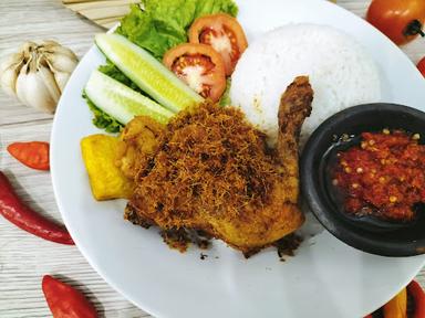 OMAH LAOS AYAM GORENG LENGKUAS