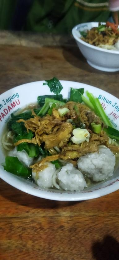 ROUND FISH CAKE SOUP