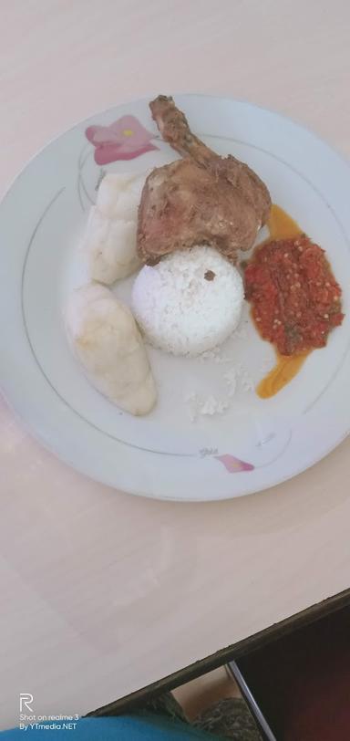 RUMAH MAKAN PADANG MATA AIR