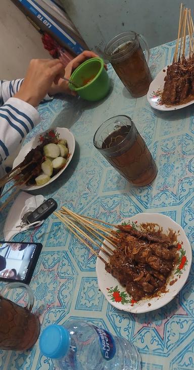 SATE & SOP AYAM DAN KAMBING PAK RUSDI