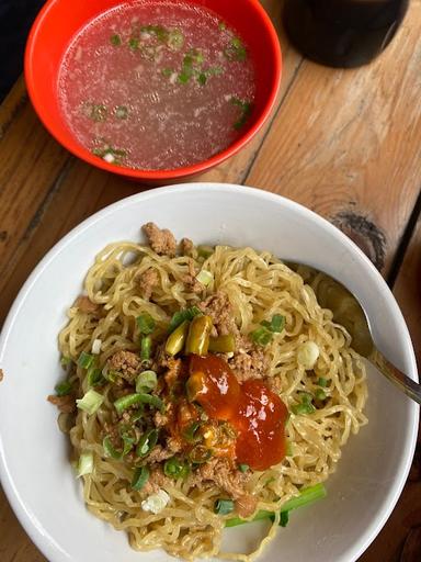 MIE AYAM BANGKA CEMARA