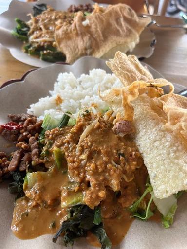 NASI PECEL BU HAR KHAS MADIUN