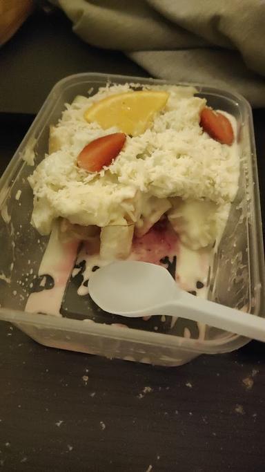 SALAD BUAH DAN RUJAK BUAH IBU PUTRI