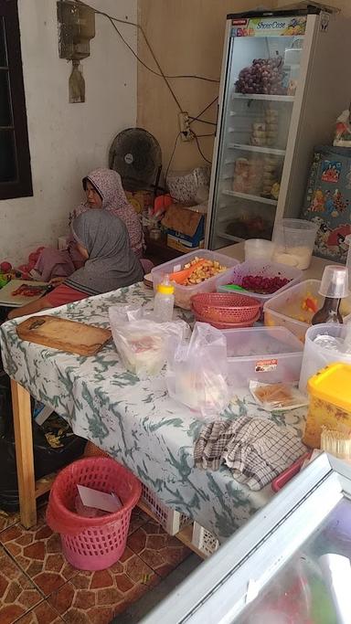 SALAD BUAH DAN RUJAK BUAH IBU PUTRI