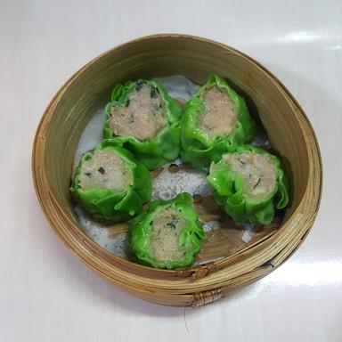 SIOMAY CHRIS (MAKANAN HALAL 100%)