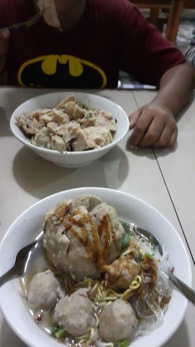 PONDOK BASO & MIE AYAM TIMLO CIPUNAGARA