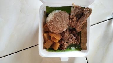 GUDEG BU DIBYO