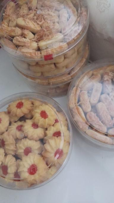 KUE MANTAB