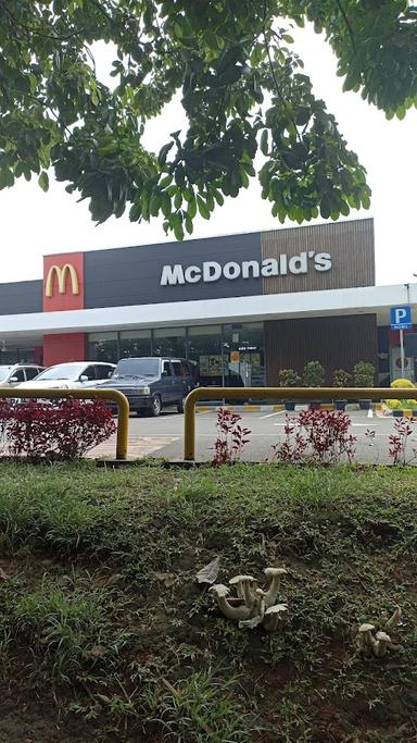 MCDONALD'S - SAWAH LAMA CIPUTAT