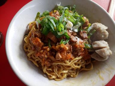 MIE AYAM MAS DOEL