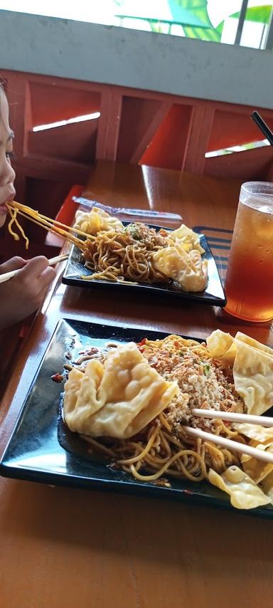 MIE GACOAN TANGSEL - JOMBANG CIPUTAT