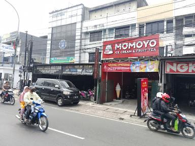 MOMOYO CIPUTAT