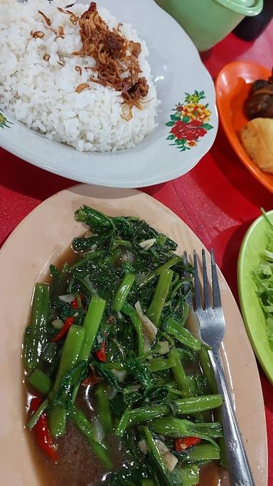 NASI UDUK BETAWI AYAM LEPAS