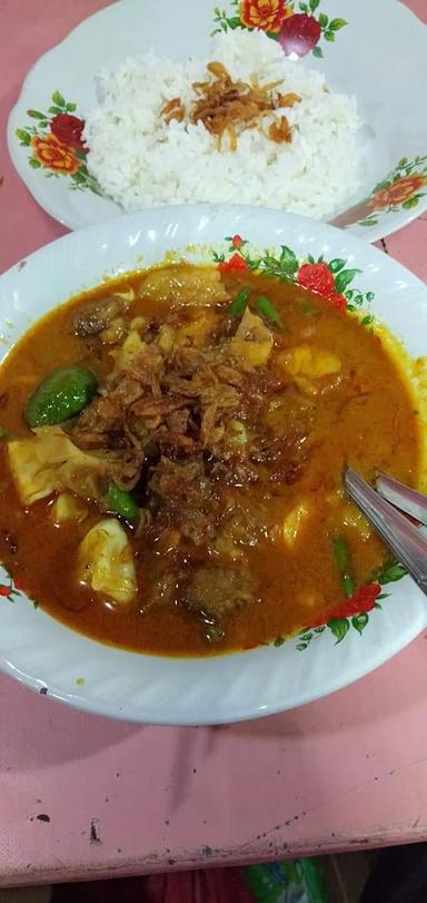 SOP KAKI KAMBING TIGA SAUDARA A JAJANG