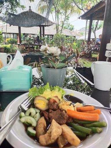 TAMAN KAMPUNG BUNGA RESTAURANT