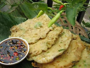 WARUNG SOTO GOMBONG & TEMPE MENDOAN