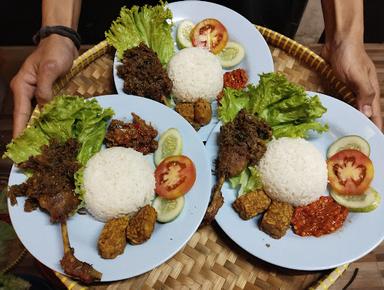 BEBEK MADURA POTRE KONENG