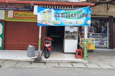 PEMPEK BERUANG