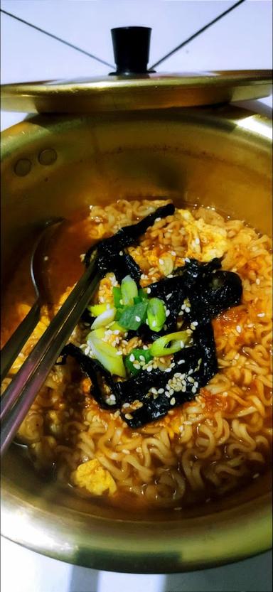 STREET RAMYEON CIRENDEU