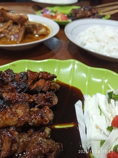 WARUNG SATE & TONGSENG PAK DADI